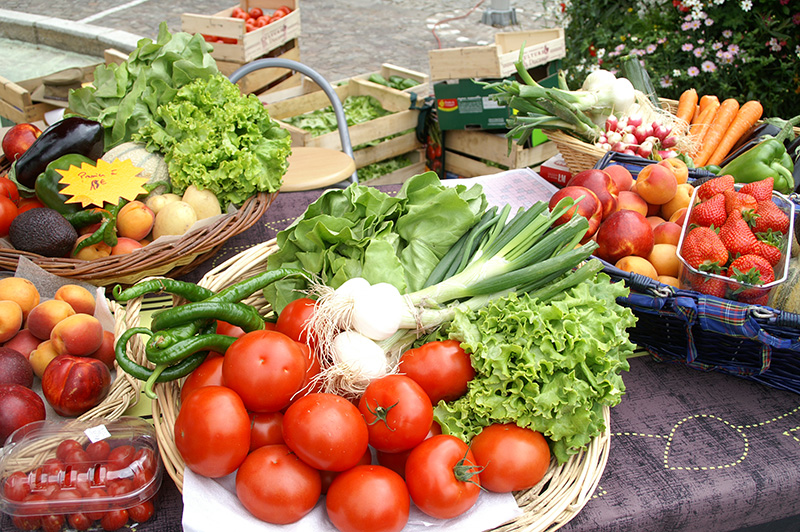 Marché hebdomadaire du dimanche matin à Fargue ...