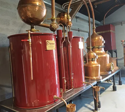 Ici, nos savoir-faire - Visite de la distillerie Benoît Serres