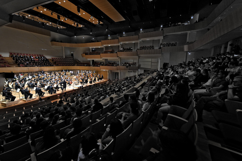 Concert dans la ville, retransmission en direc ...