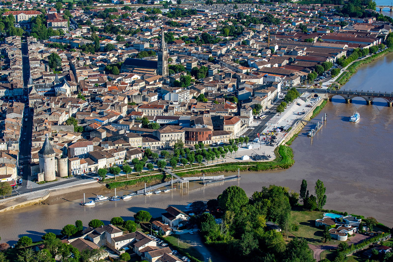 Office de Tourisme du Libournais - Terre de Vins, History and Nature between Bordeaux, Blaye and Saint-Émilion