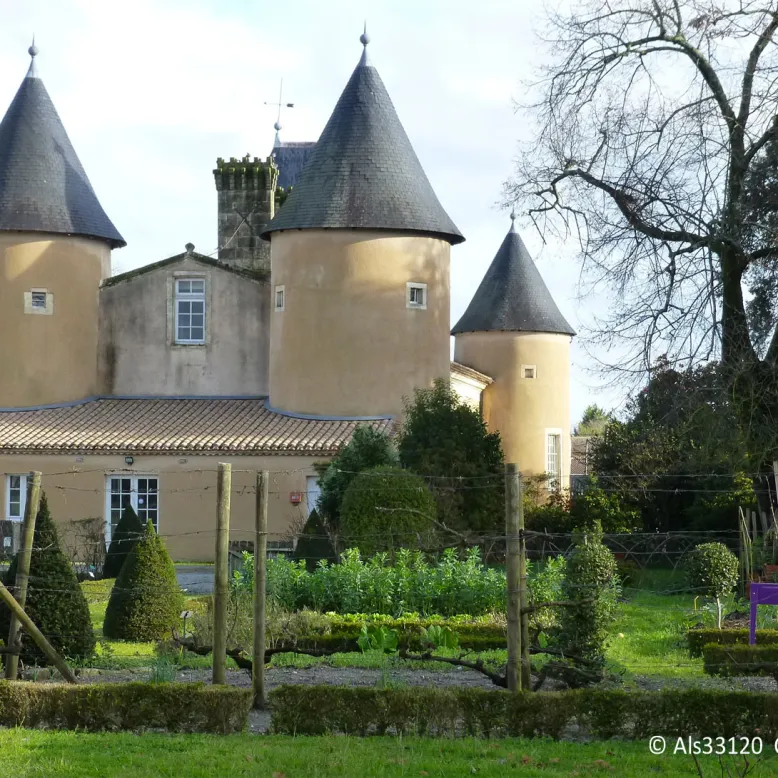 Centre d'art contemporain - Lescombes Castle