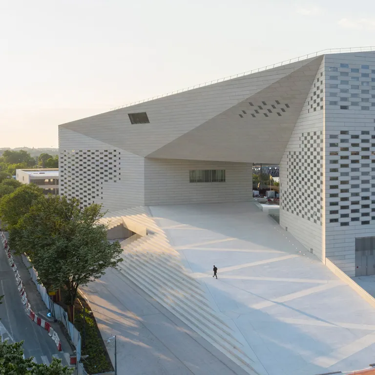 Contemporary Art in Bordeaux: Visit the FRAC N ...