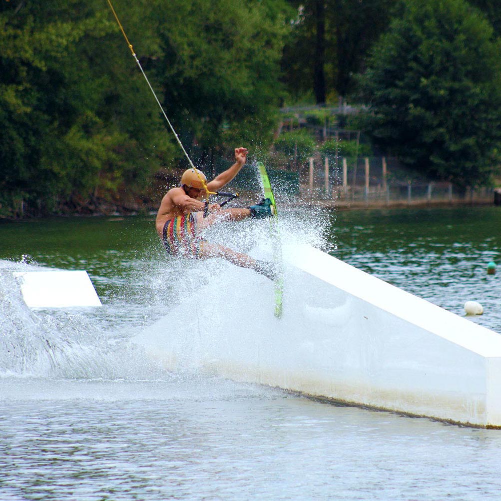 Discover wakeboarding with Osmosia WakePark